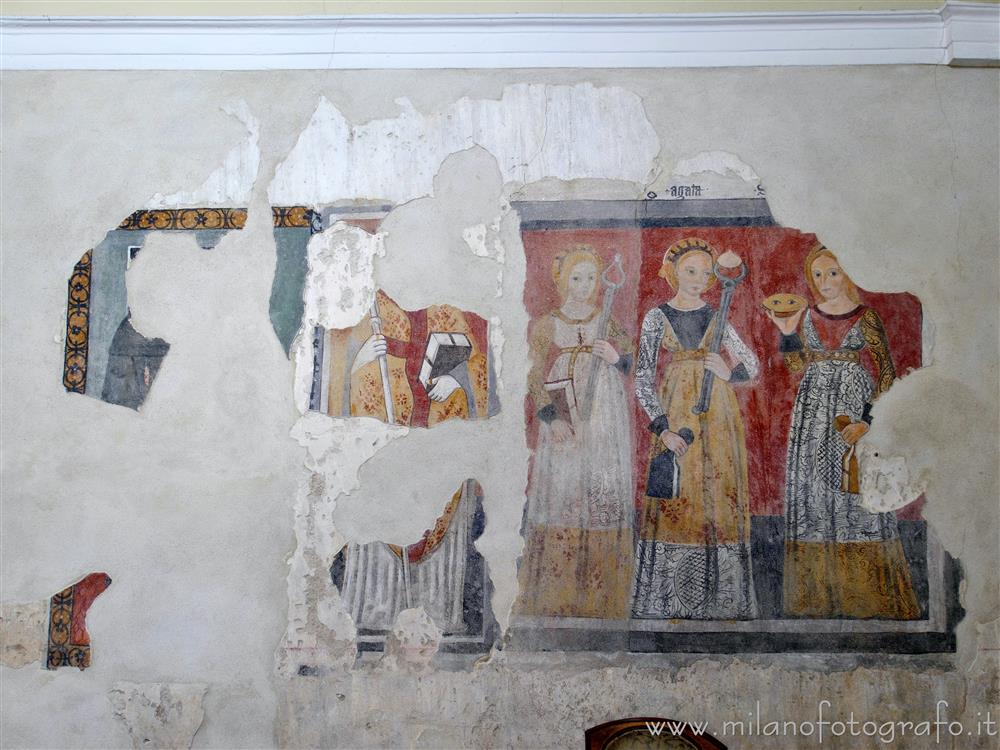 Benna (Biella) - Santi e sante sulla parete interna sinistra dell'Oratorio di Santa Maria delle Grazie